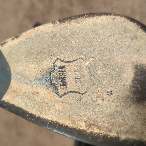 Stuart Weitzman Black Heels Classic Patent Pumps - Picture 5 of 6